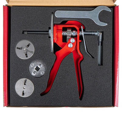 Приспособление для утапливания поршней тормозного цилиндра с насадками ARNEZI R7703008