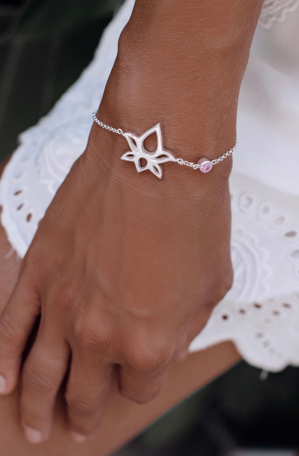 Браслет «Лотос» с розовым цирконом