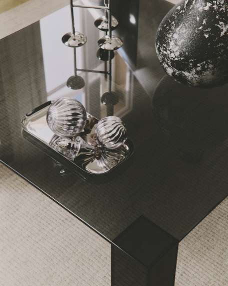 Журнальный столик из закаленного стекла Adularia темно-серого цвета 85 x 85