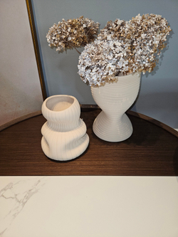 Ваза Vertical curved bottle 2