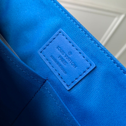 Louis Vuitton Takeoff Messenger