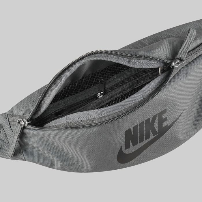 Сумка поясная Nike Heritage Waistpack артикул:DB0490-068 - купить в магазине Дайс