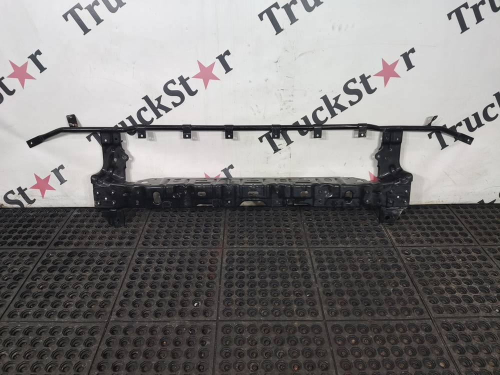 Кронштейн бампера переднего 2023г