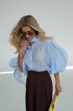 Блуза с рукавами-буфами и бантом