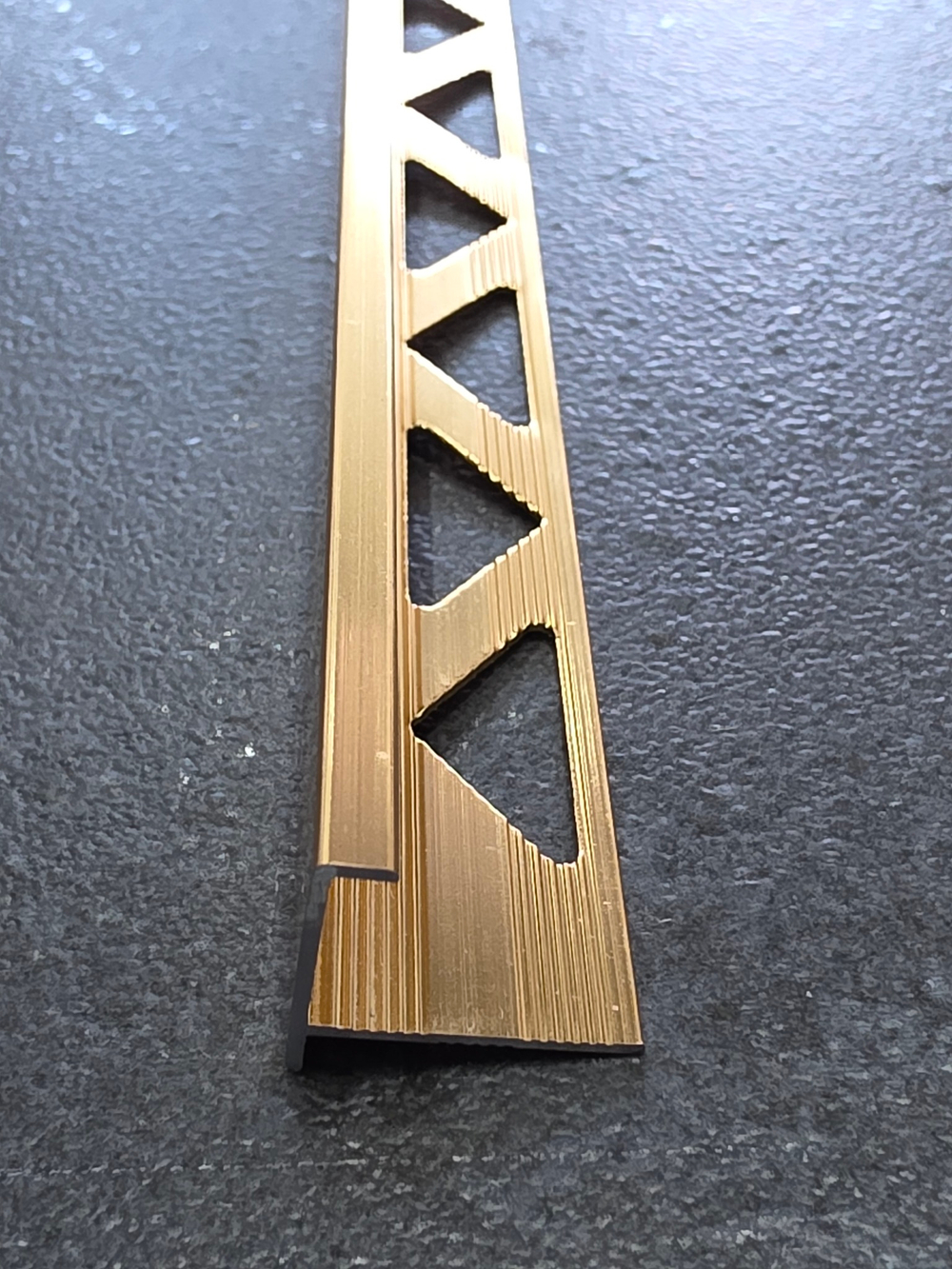 АЛТП(мини) 10мм "DO-4" 2,7м Латунь имитация окантов. анод. алюм.