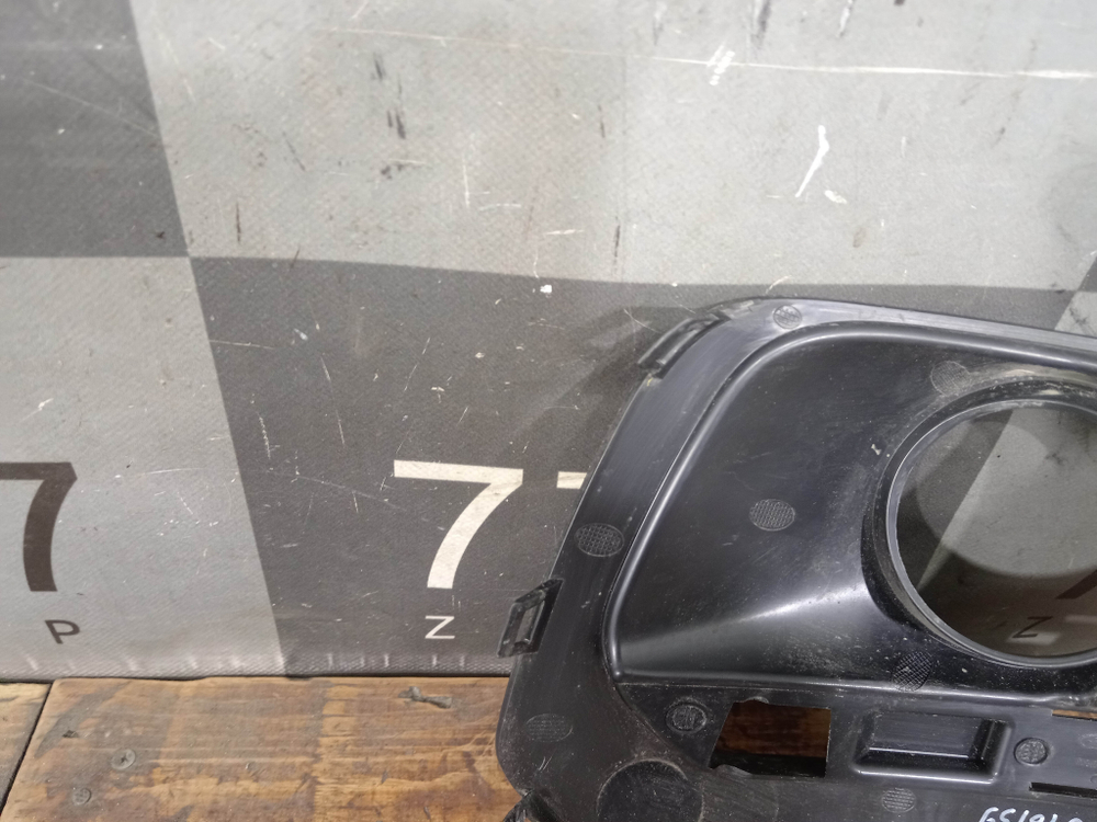 Накладка ПТФ правая LADA Largus 21-нв Б/У Оригинал 8450090861