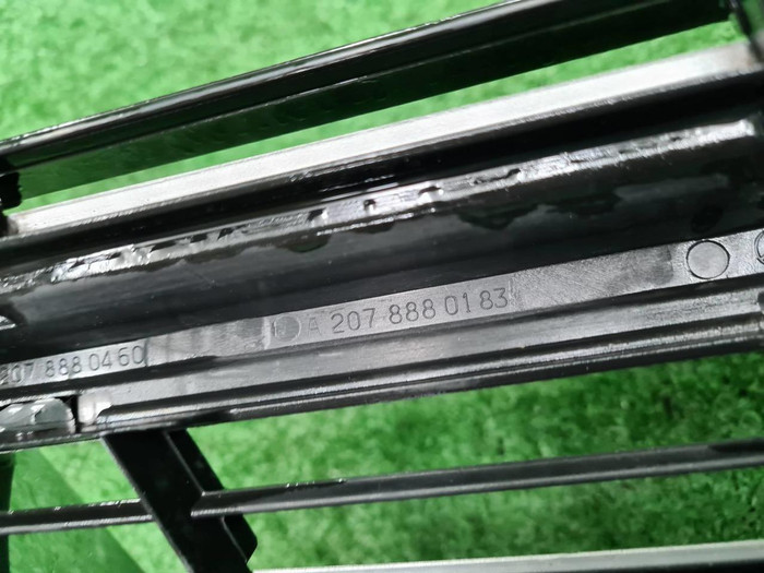 Решетка радиатора Mercedes E C207 (2009-2013)