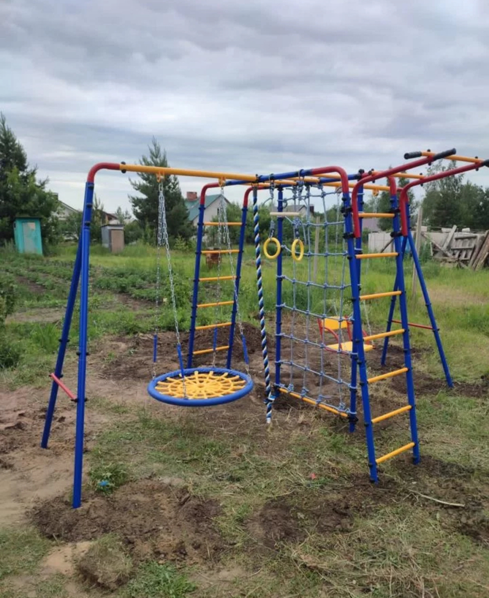 Уличный ДСК с двумя качелями с сеткой