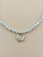 Колье жемчужное с золотым сердцем