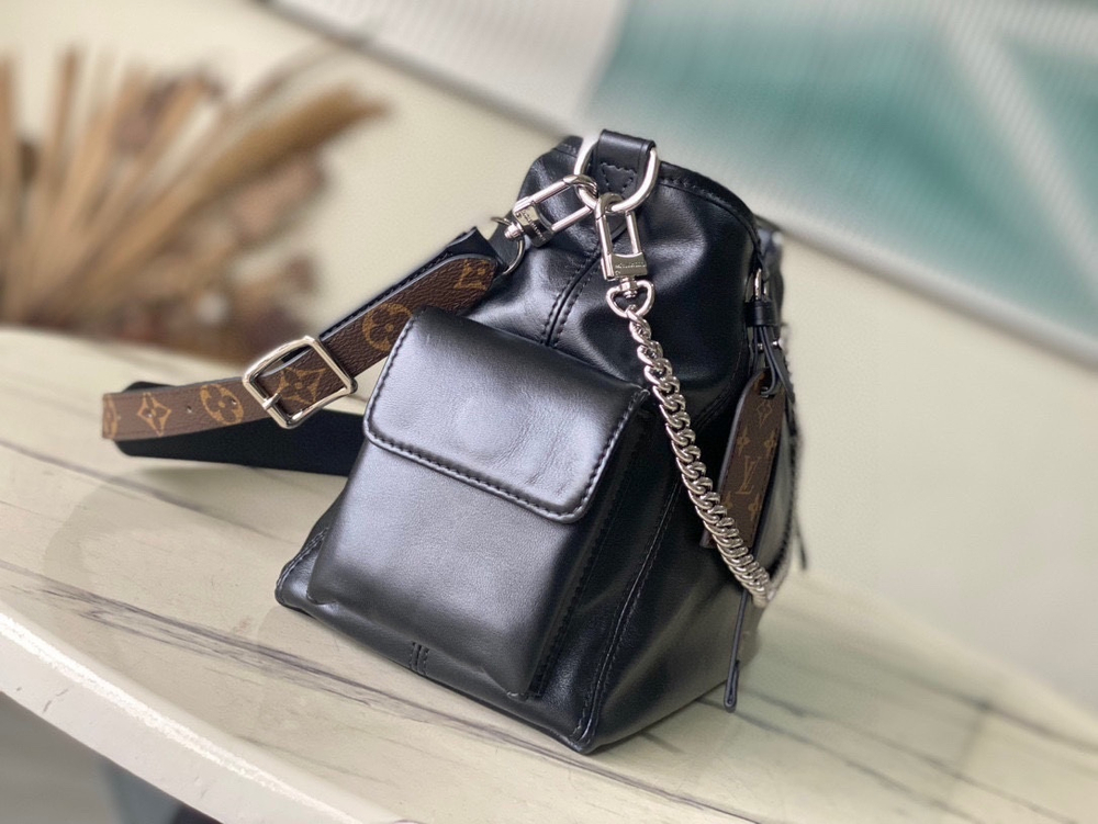 Louis Vuitton CarryAll Cargo PM