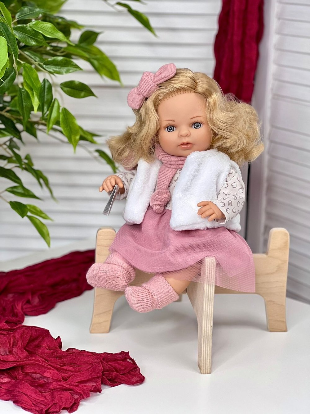 Кукла BERJUAN мягконабивная 40см Laura (1074)