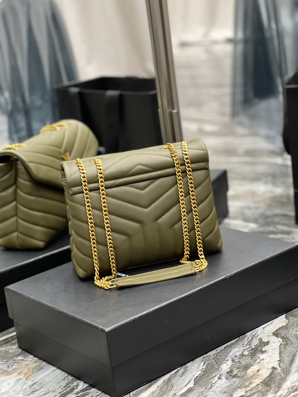 Saint Laurent Loulou 25 cm