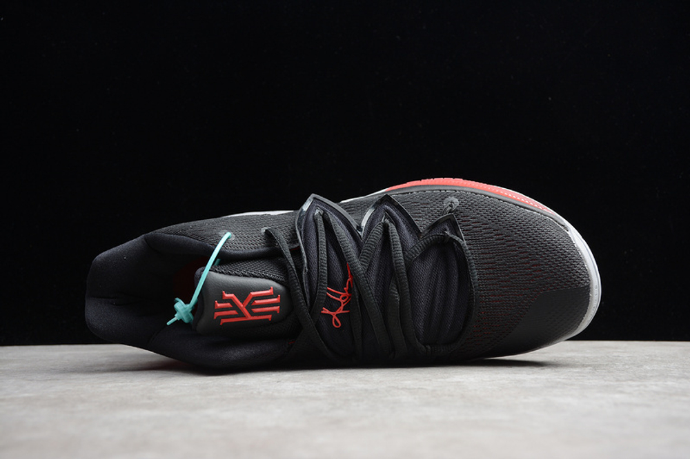Nike Kyrie 5 Bred
