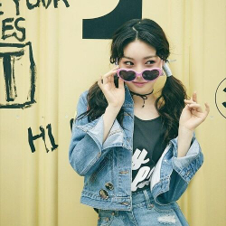 Альбом ChungHa - Hands On Me 1st Mini Album
