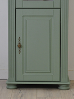 Шкаф-витрина Сюзанна из сосны, зеленый