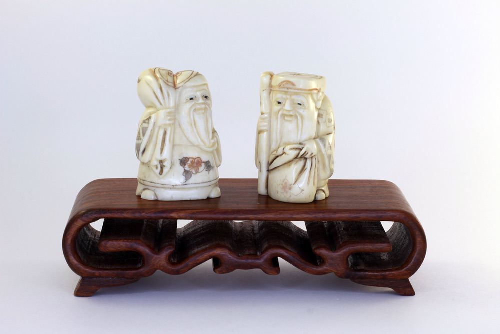 Сет нэцкэ Дзюродзин и Фукурокудзю на подставке