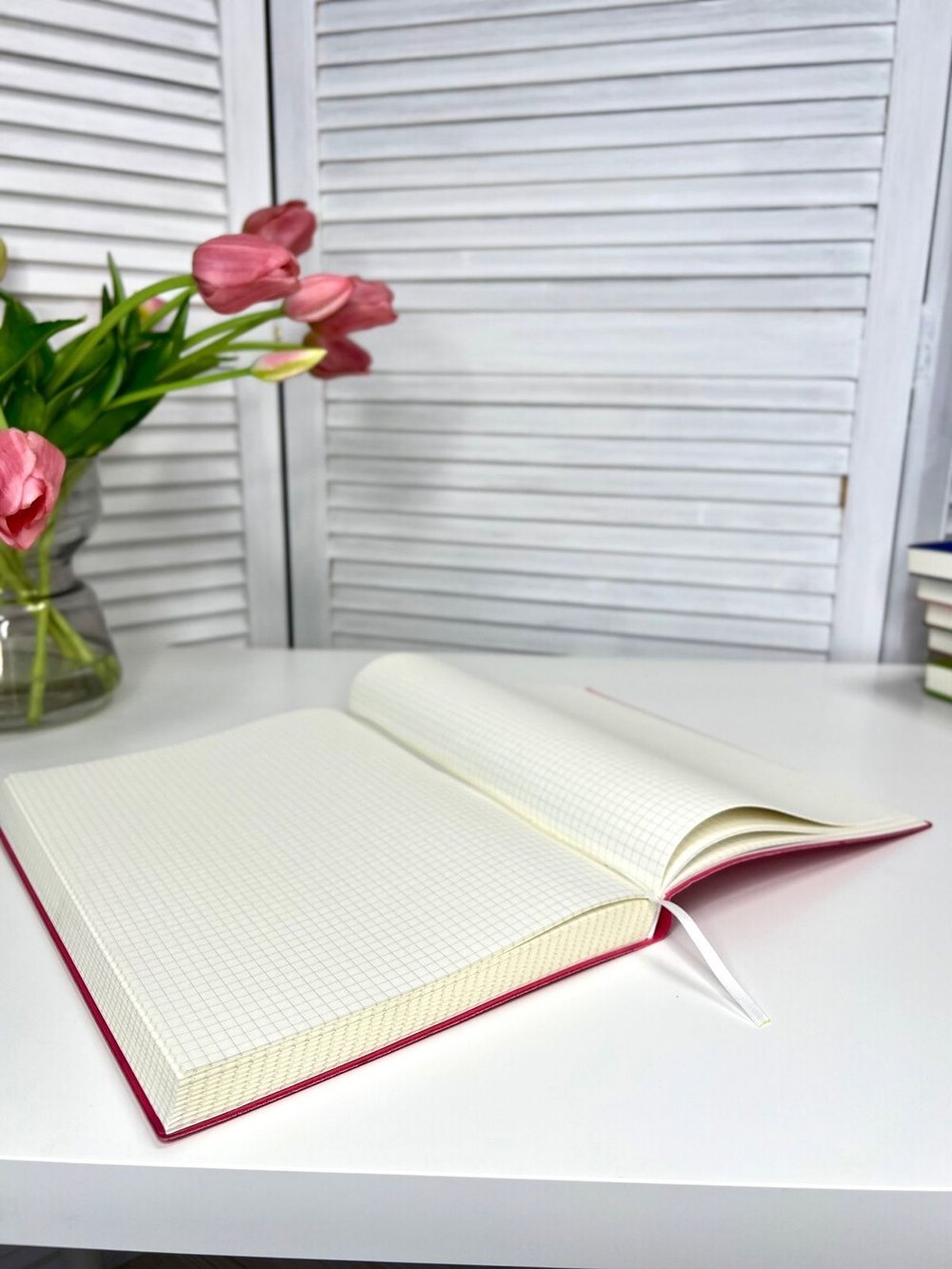 Блокнот А4 200л. (400страниц) в клетку Без рамки Малиновый (К44-522КБР)