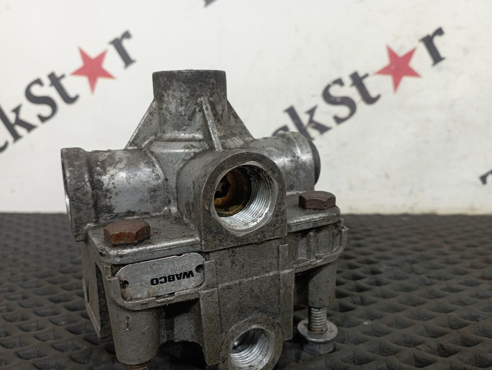 Клапан ускорительный