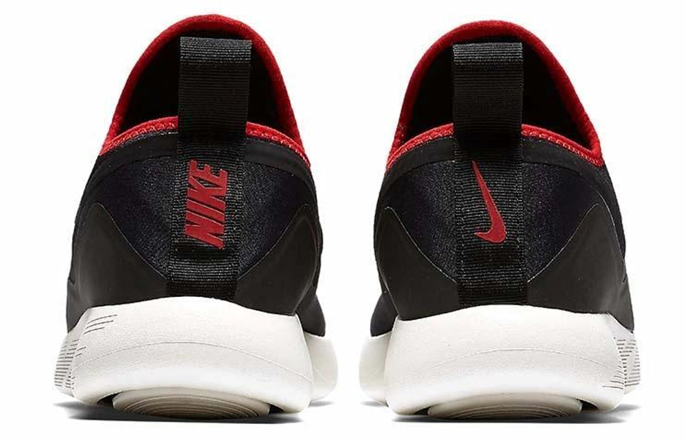Кроссовки Nike Lunarcharge Essential