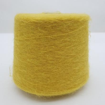 Пряжа Ilaria Aurora  (67% кидмохер, 5% меринос, 28% па) 1000м/100гр, желток
