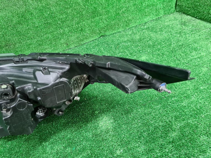 Фара правая Land-Rover Discovery 5 (2016-2021) LED