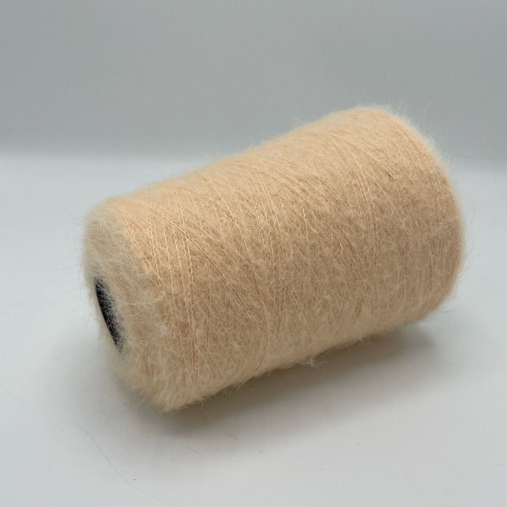 Бобинная пряжа для вязания (250 гр.) Manifattura LANE PUCCI 30% вспушеная альпака 30% полиамид 40% полиакрил