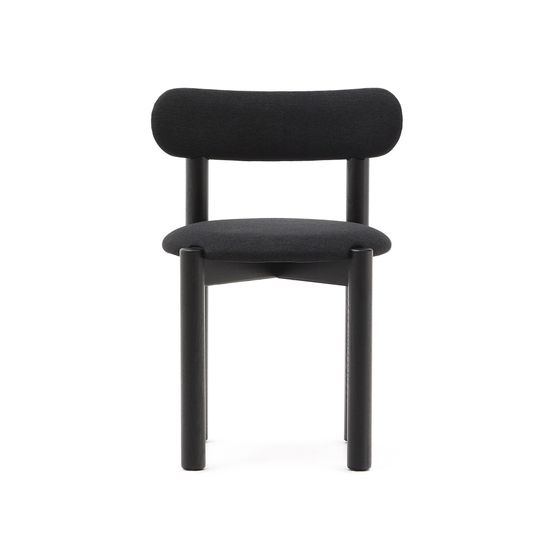 Стул Nebai из черной синели с каркасом из массива дуба и черной отделкой FSC MIX Credit Испания La Forma