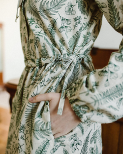 Платье с кружевом длинное