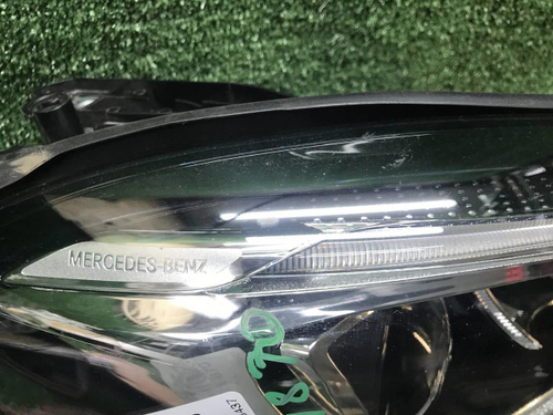 Фара правая Mercedes GLA x156 (2017-2020) LED
