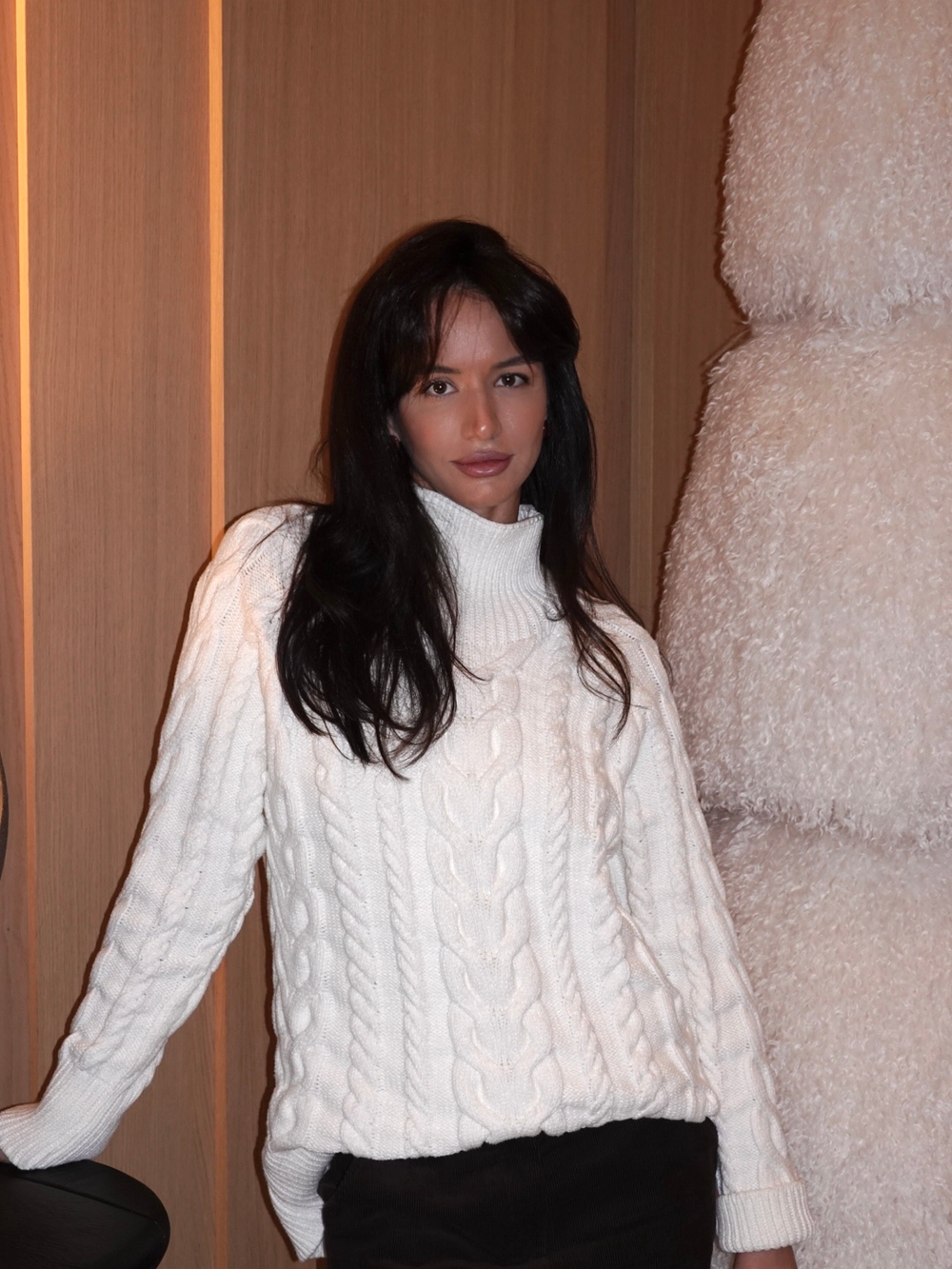 Свитер с косами