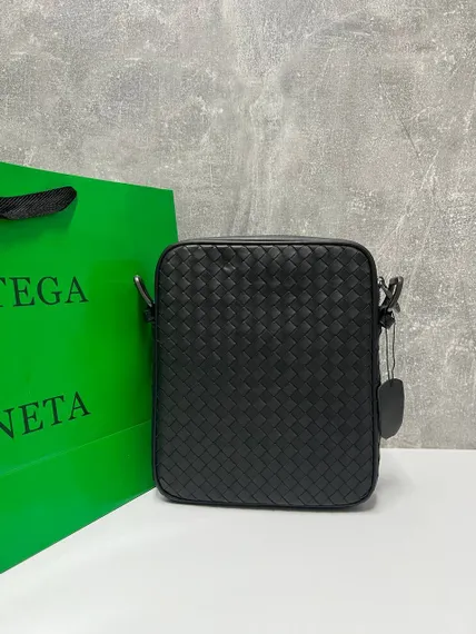 Сумка мужская кожаная Bottega Veneta через плечо