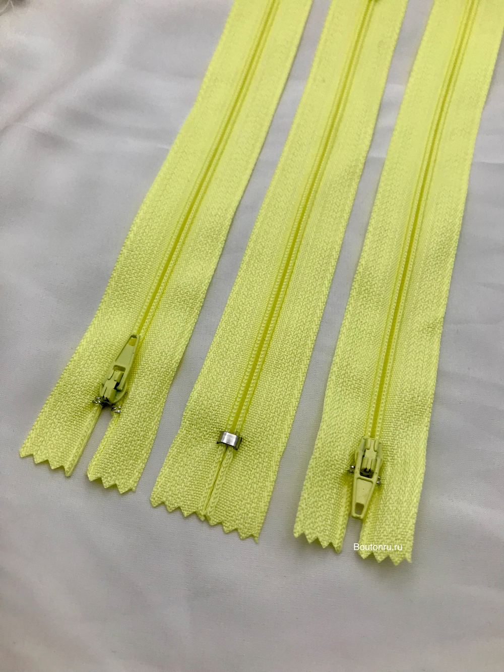 Молния светло-желтая (лимонная)