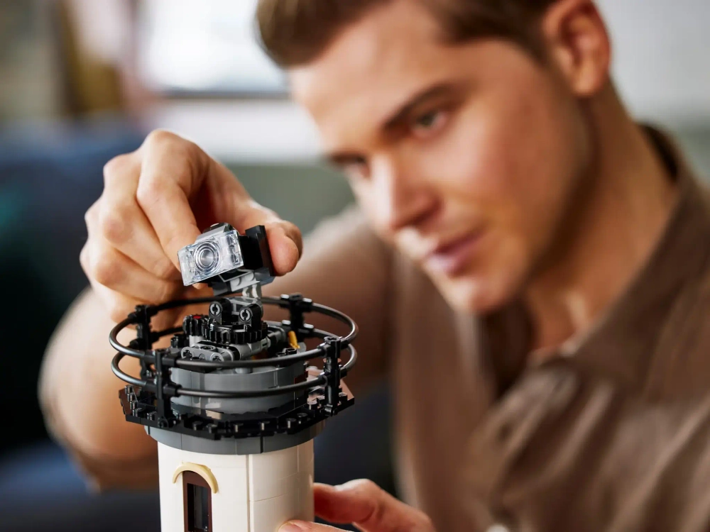 Конструктор LEGO Ideas 21335 Моторизованный маяк