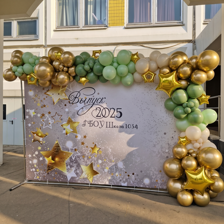 Оформление шарами на выпускной 2026 в оливково-золотом цвете
