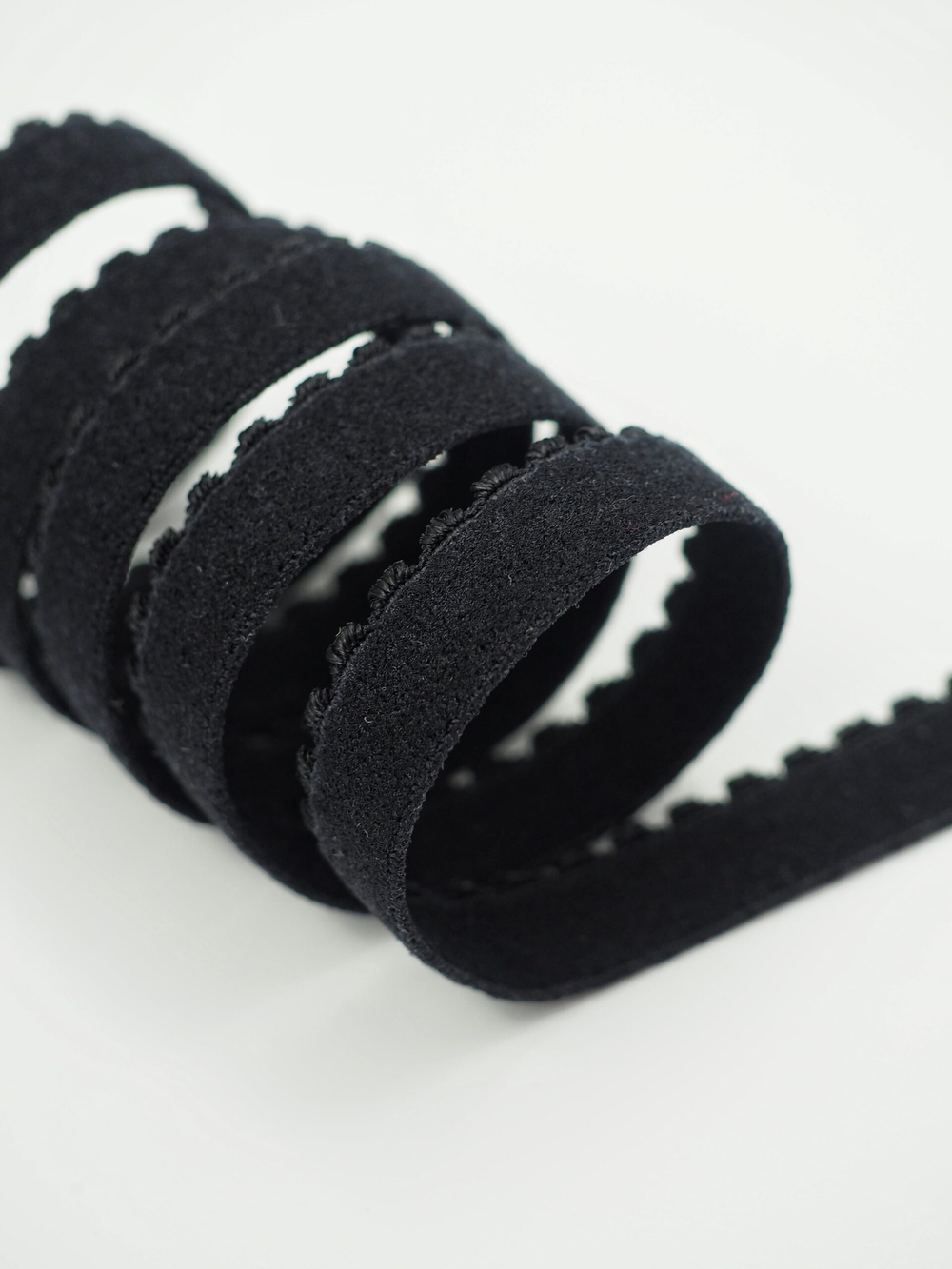 Резинка отделочная черная ажурная ширина 10 мм