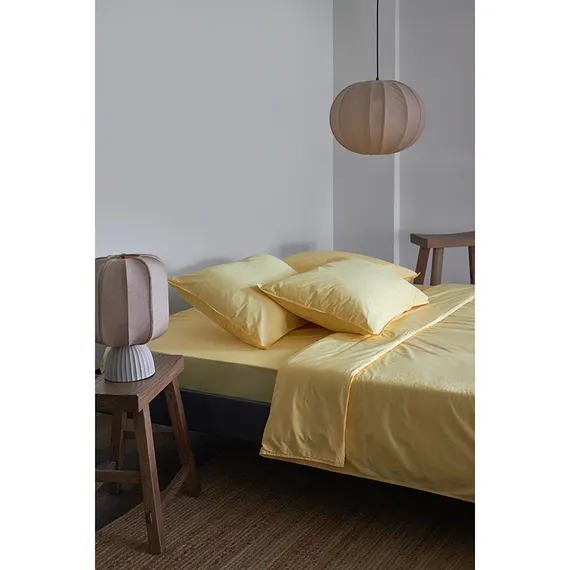 Простыня на резинке из стираного перкаля светло-желтого цвета из коллекции essential, 180х200х30 см