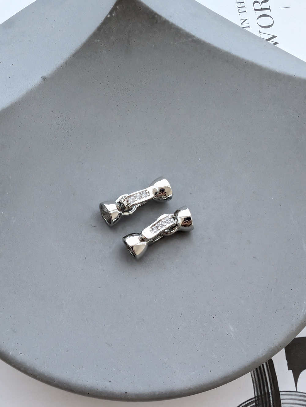 Замок-концевик с фианитами