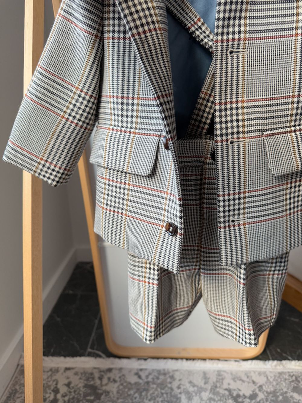 Шерстяной костюм Gucci, 86