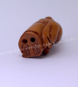 Нэцкэ Шоусин с посохом и персиком