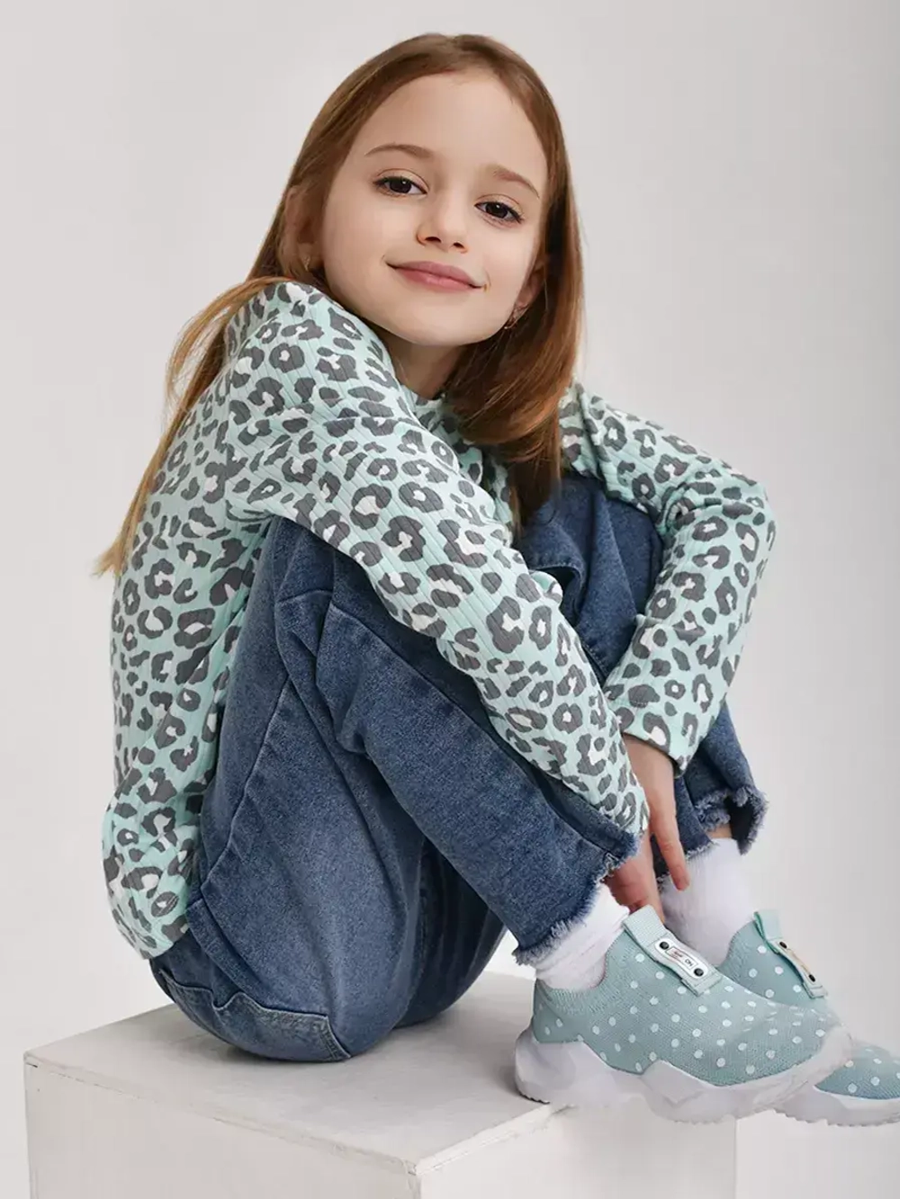 Лонгслив базовый для девочки с принтом