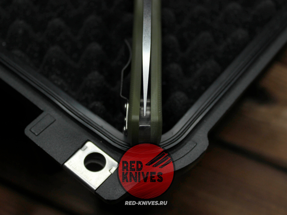 Нож Spyderco Shaman FS - рукоять зеленый OD G10, клинок серрейтор