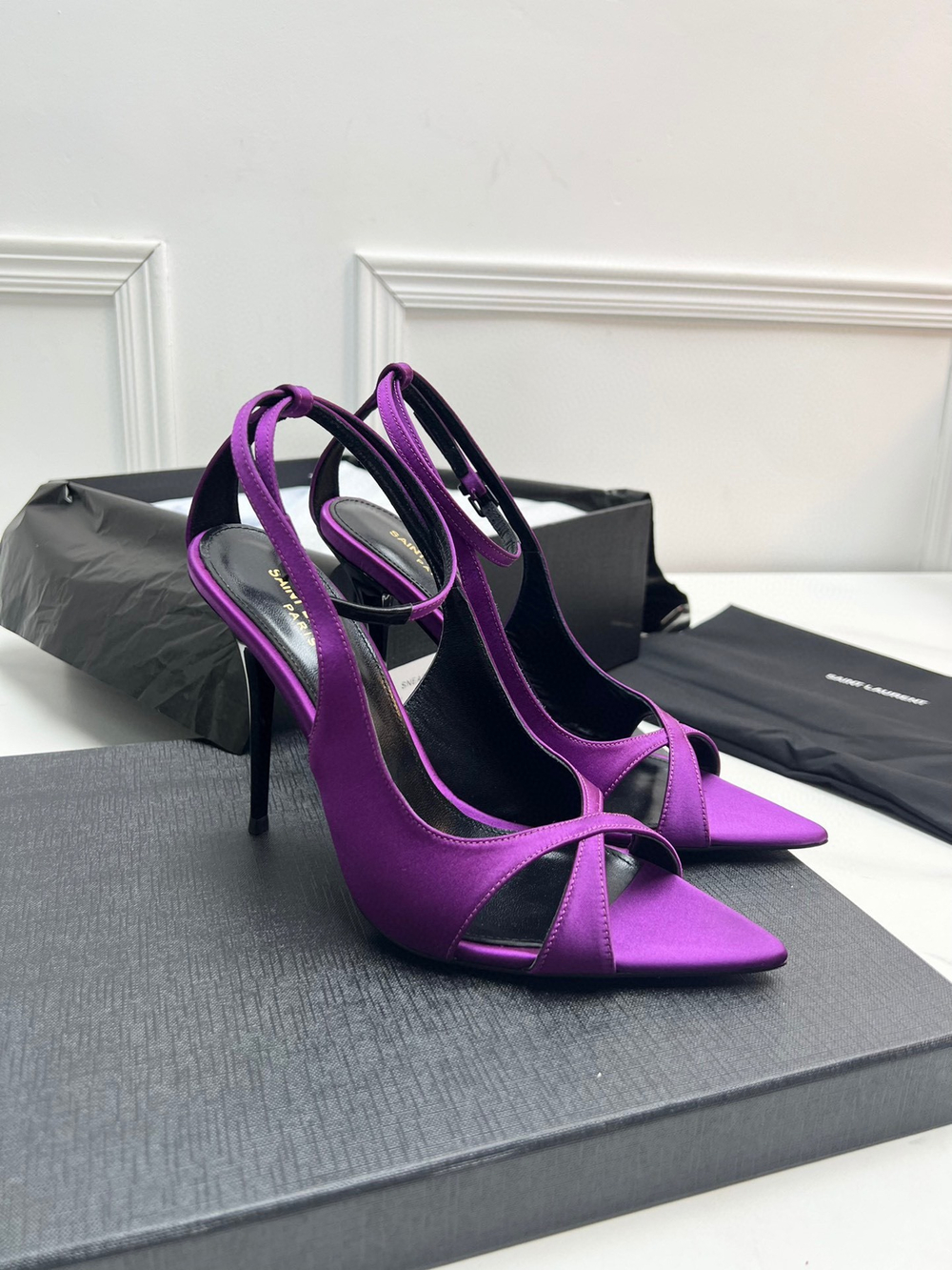 Saint Laurent Pumps