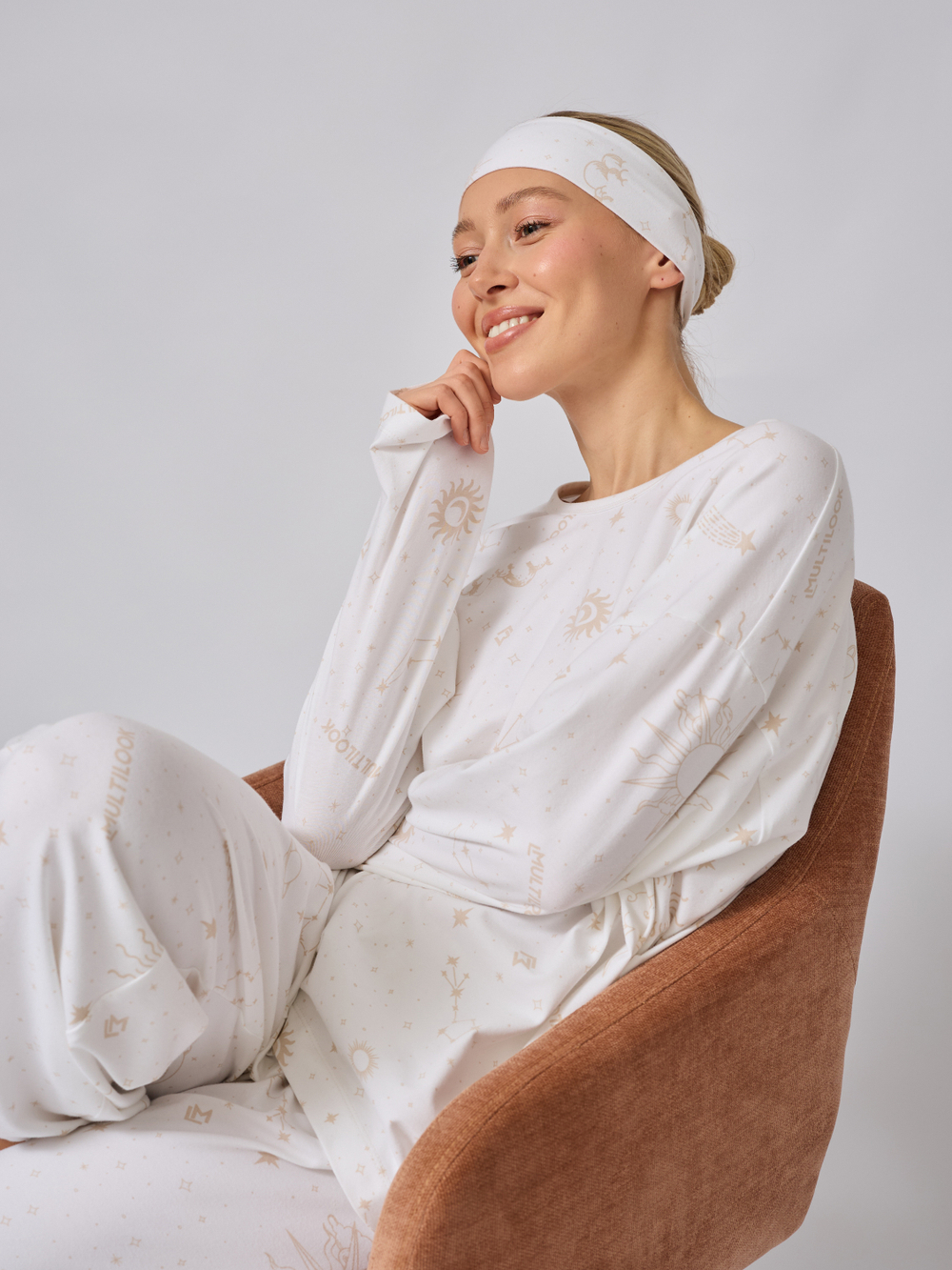 Пижама с брюками и лонгсливом "Зодиак"