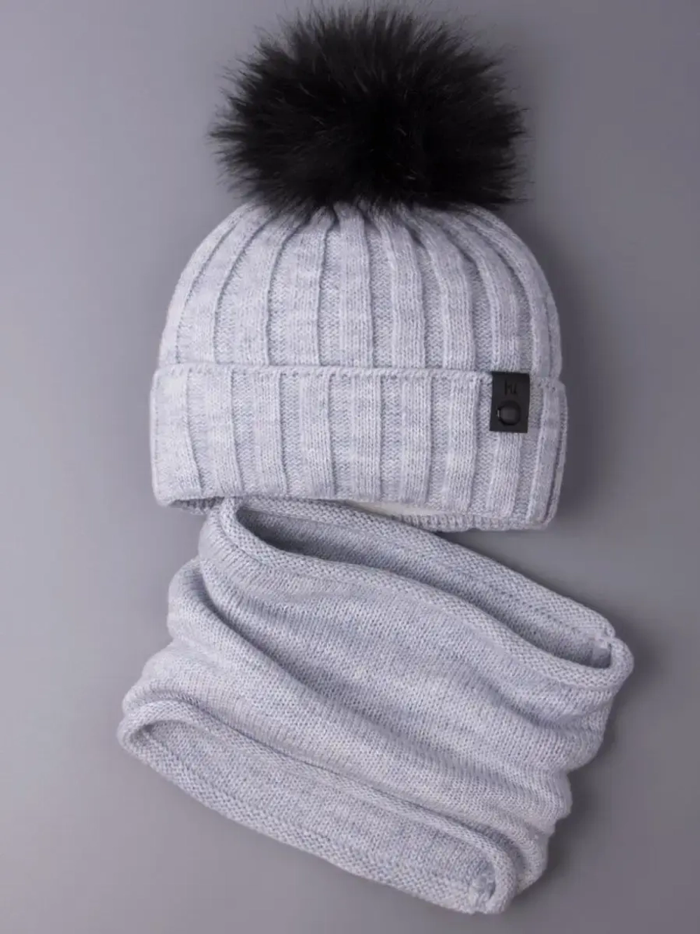 Шапка детская зимняя вязаная с помпоном и снуд