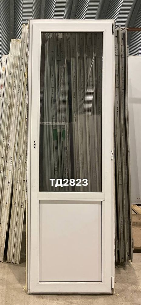 Дверь балконная пластиковая Б/У 220(в) х 70(ш)