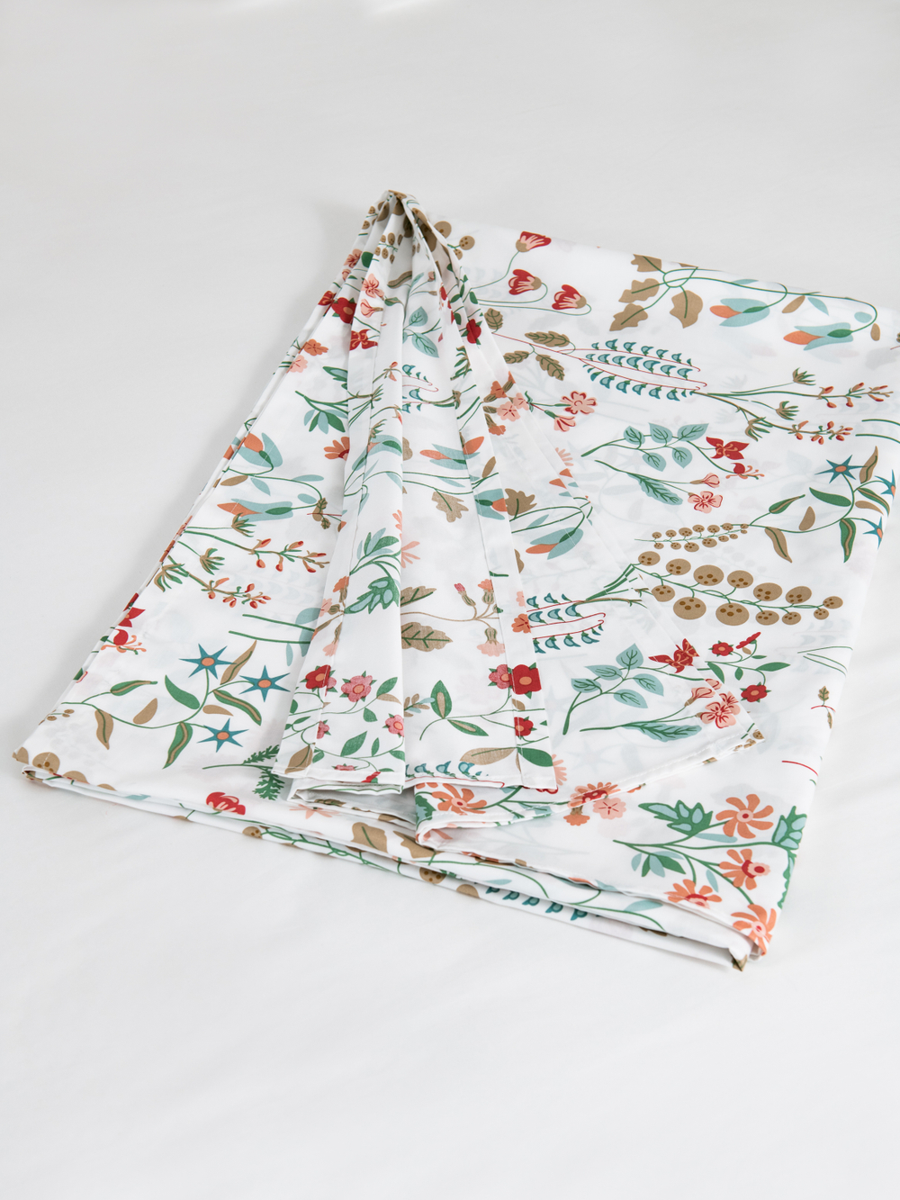 ODA Простыня стандартная, сатин цветочный орнамент