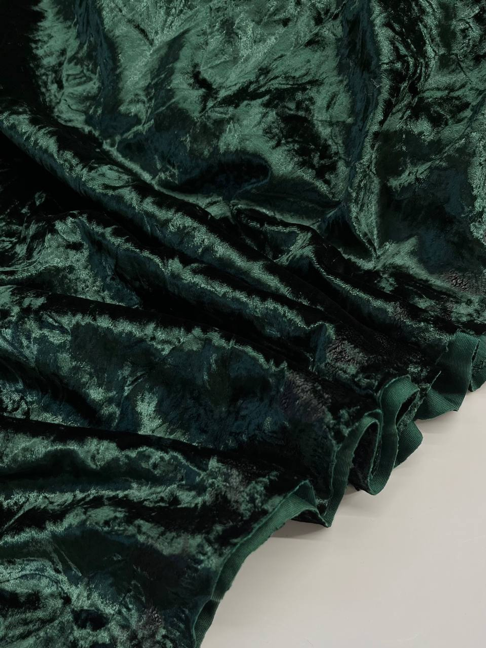 Бархат жатый вискоза с п/а и эластаном Burberry изумрудный