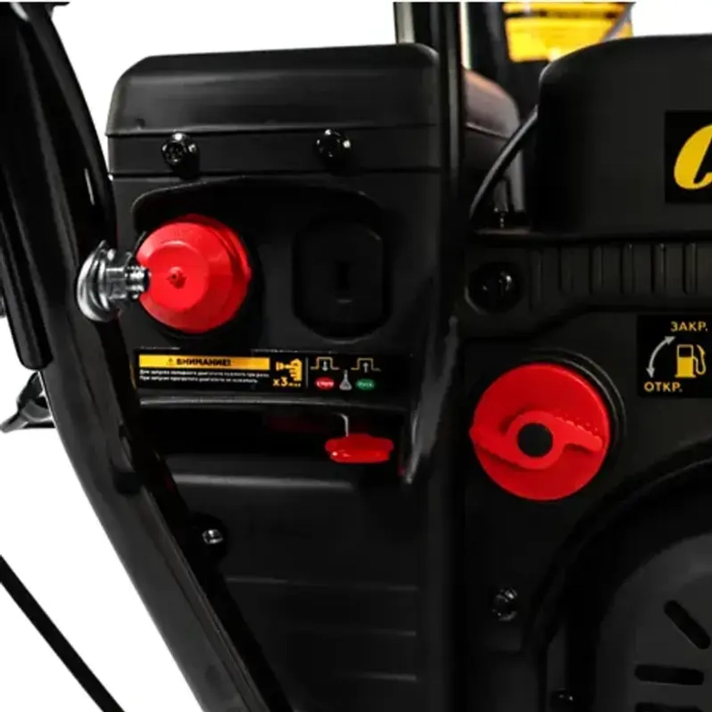 CHAMPION STT761E бензиновый снегоуборщик 7 л.с. ковш 61 см, выброс 14 м, 6 вперед/2 назад