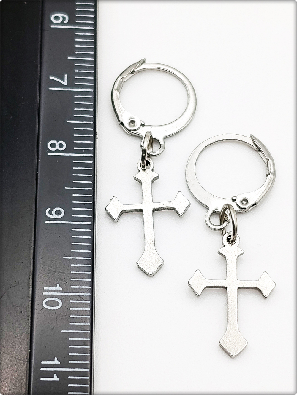 Серьги кольца "Крестики" стальные для пирсинга ушей.