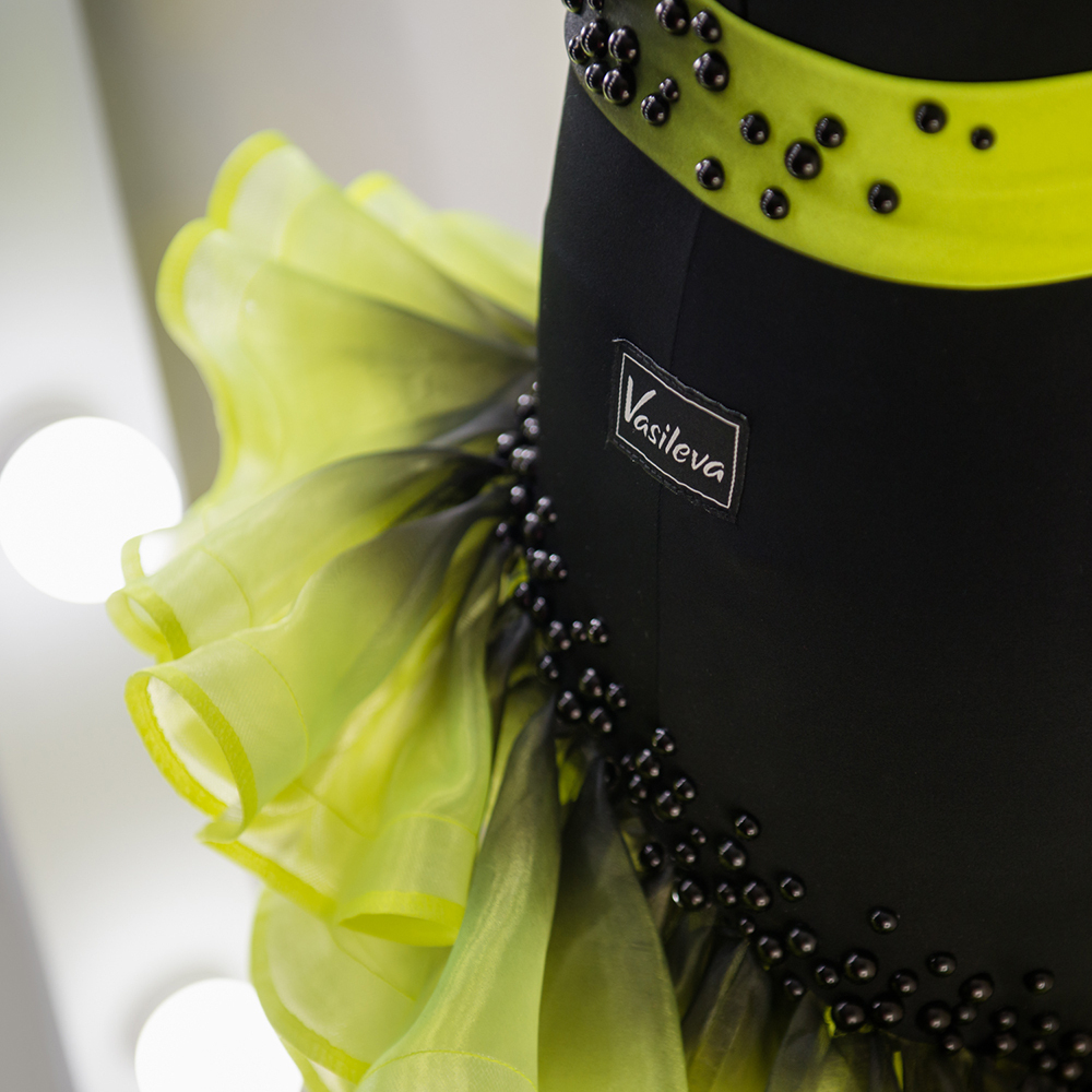 латина с пластиком